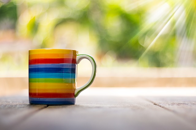 虹色のカップ