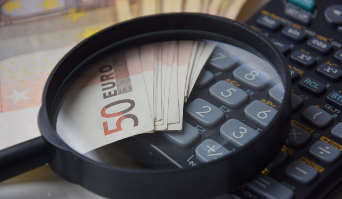 Bills-and-calculators